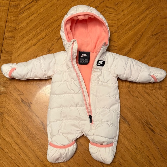 Nike Baby Puffer Snowsuit – Size 50–56 cm (0–3 Months) - Picture 2 of 4